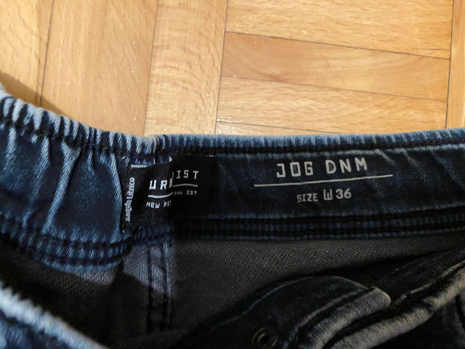Pantaloni: Kurze Hose, Grösse W36 – Usato da Zürich venduto da Wim-Broccoli 1