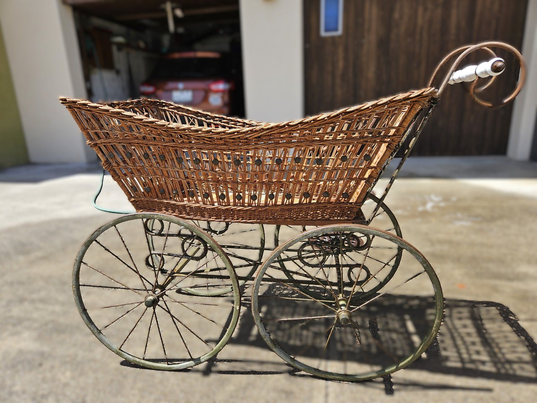 Carrozzine: Kinderwagen (Korbgeflecht) – Usato da Münchwilen AG venduto da pel_y9jx