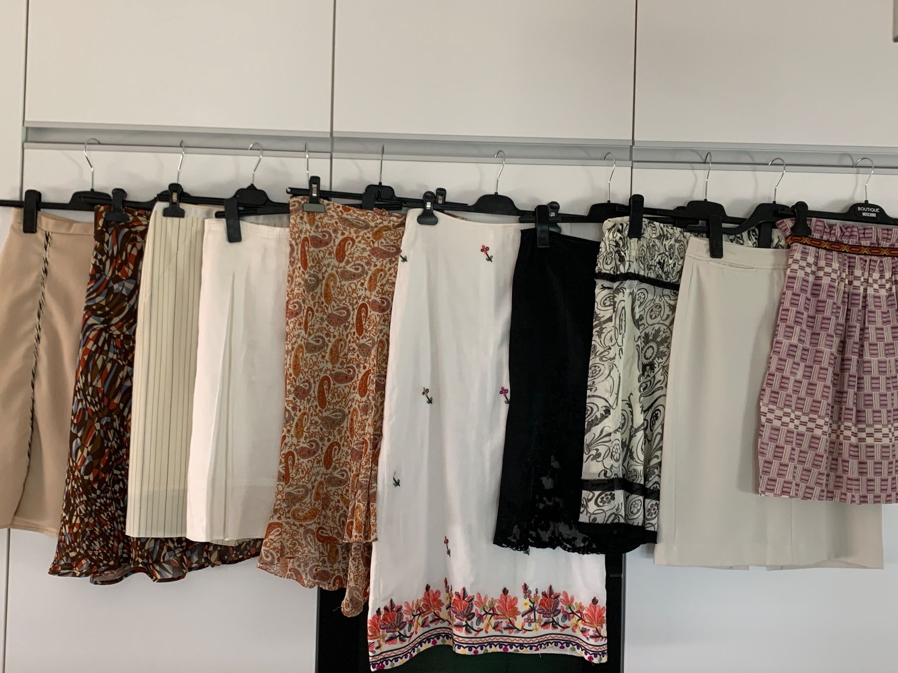 Gonne: LOT DE 10 JUPES diverses marques S/M – Usato da Morges venduto da Imade1