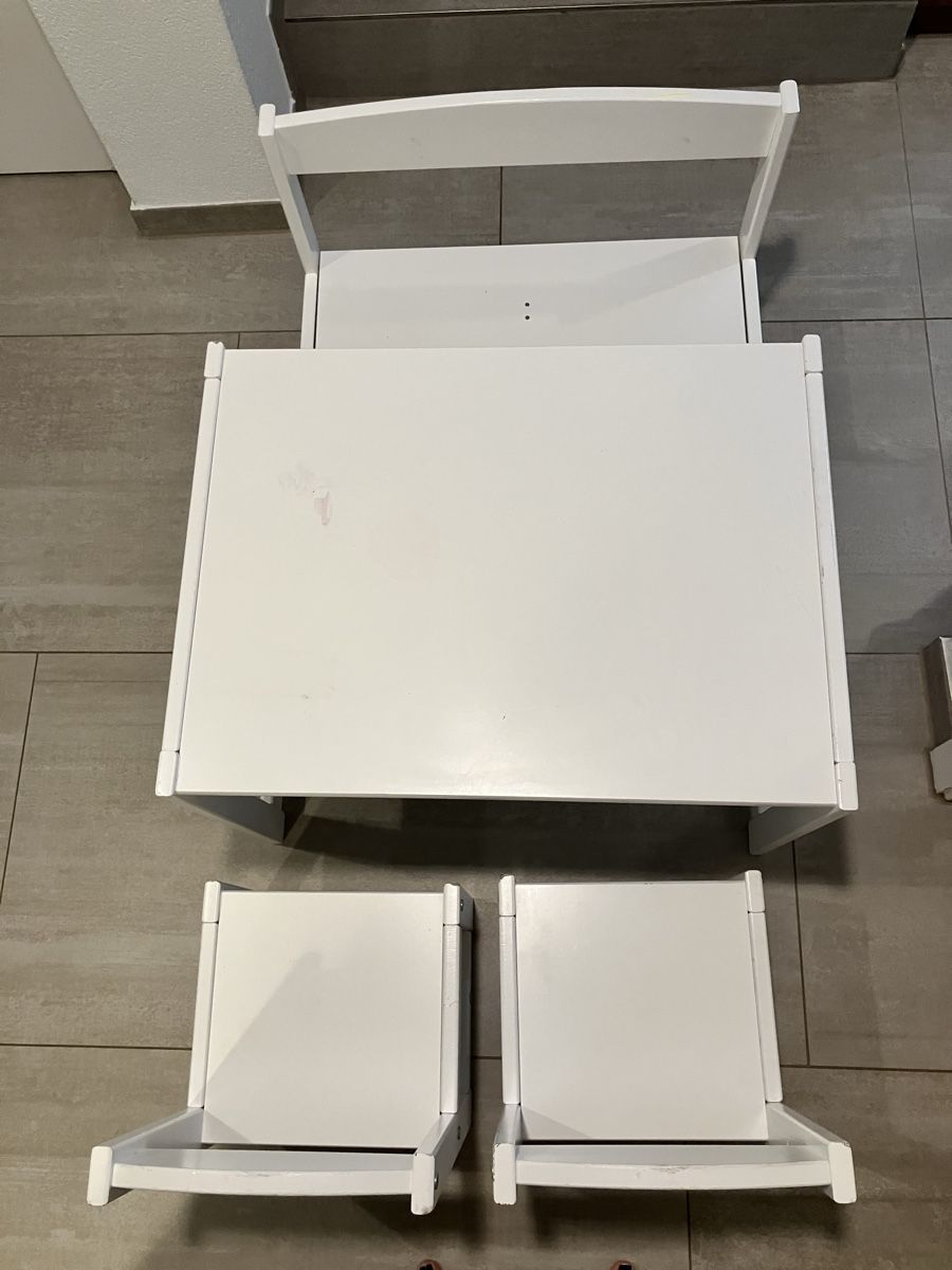 Pfister Set de table et chaises: Kindersitzgruppe mit 2 Stühlen & Sitzbank – D'occasion à Möriken AG par nagross 2