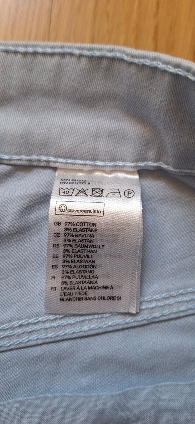H&M Jeans: jeans bleu clair – Nuovo (secondo la descrizione) da Lussery-Villars venduto da pousinete02 4
