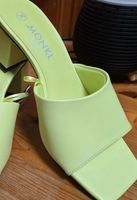 Sandales MONKI jaunes clairs tailles 36 neuves