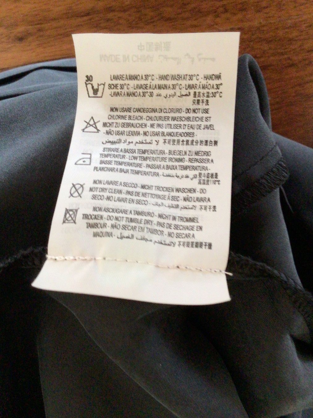 Guess Camicette: Köper Guess x Marciano – Usato da Zürich venduto da ElarmariodeRuth 5