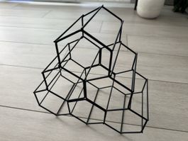 Range-bouteilles design hexagonal en métal, noir