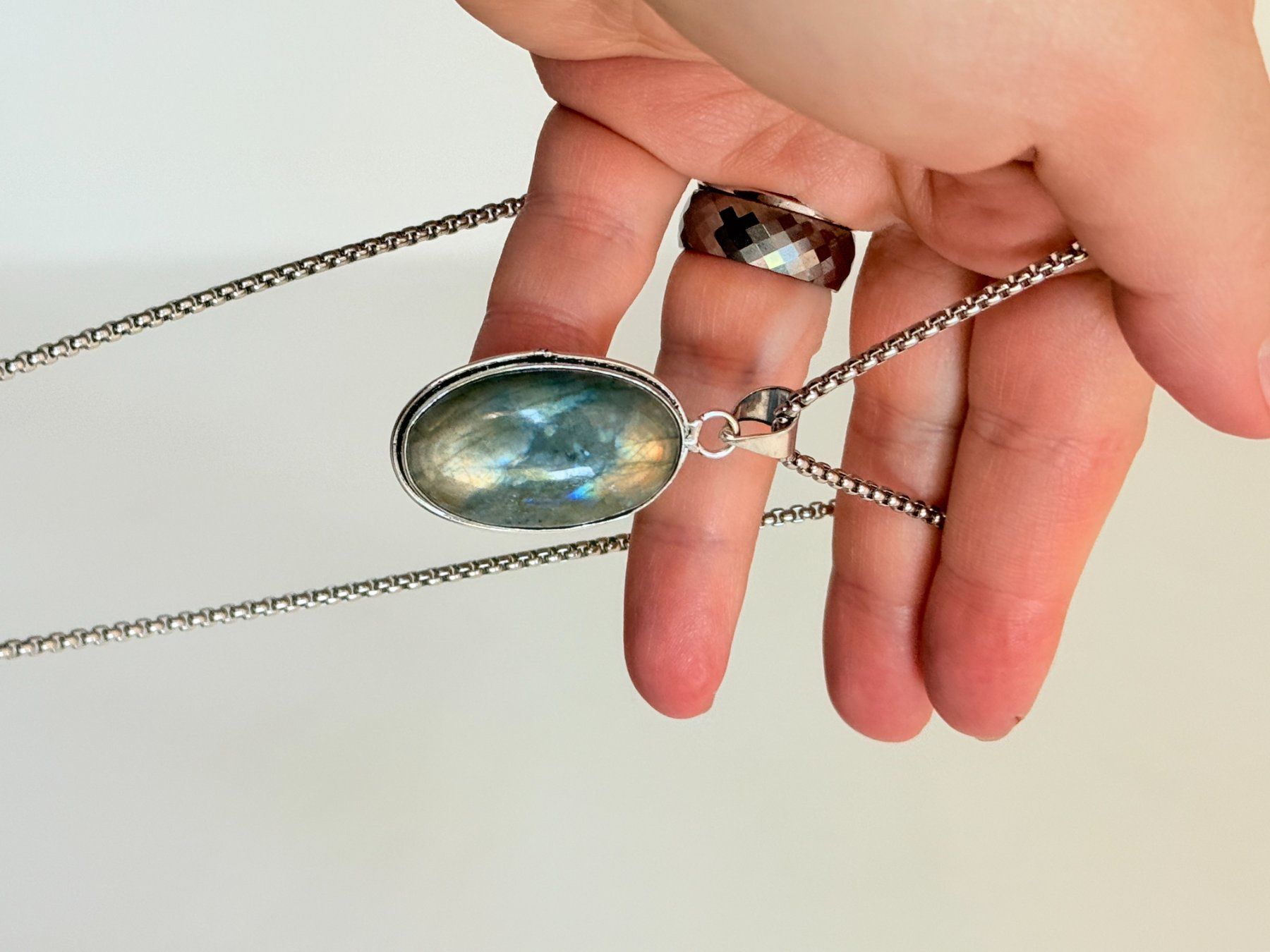 Catenine: Collier Labradorite - Élégance Intemporelle – Nuovo e nell'imballaggio originale da Genève venduto da AWWA 4