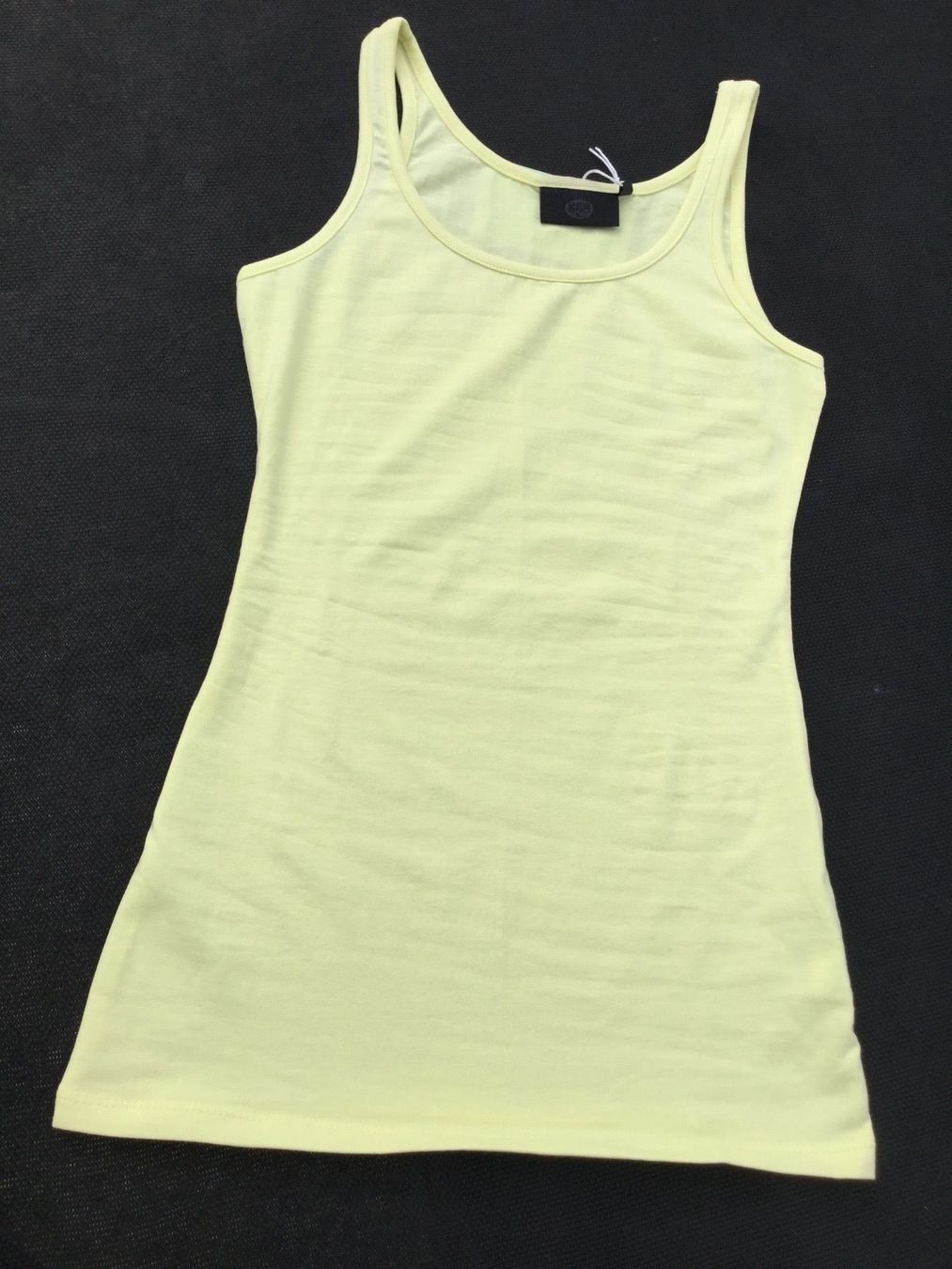 Yes Or No Top: Top jaune marque YESorNO new – Nuovo e nell'imballaggio originale da Agiez venduto da chouchanelle 4