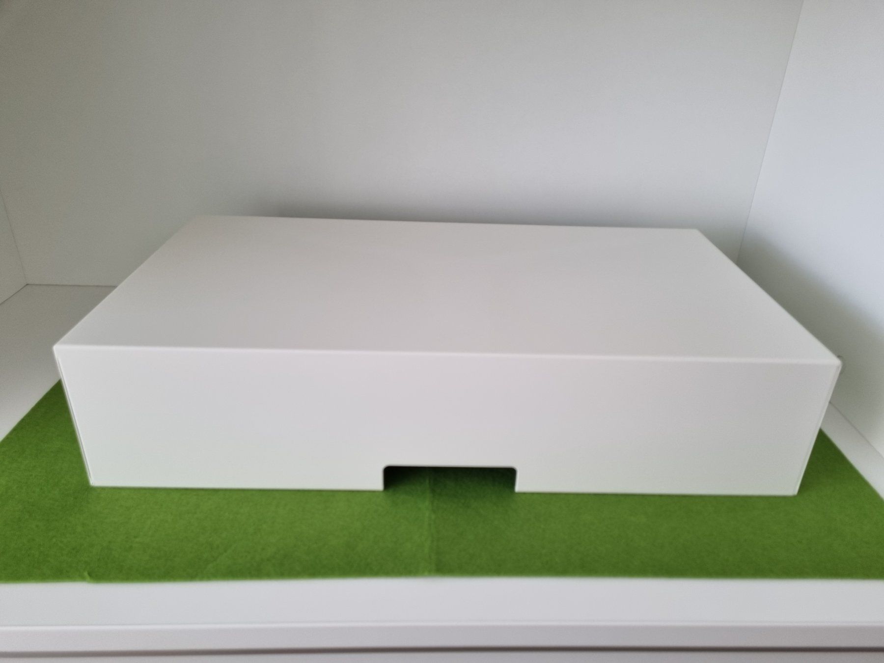 Bildschirmhalterung: Monitorerhöhung mit Schublade weiss/grün – Neu (gemäss Beschreibung) aus Zofingen von Felpa 2