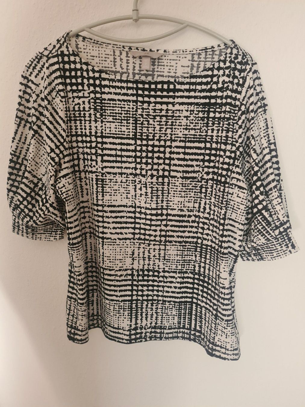 H&M T-Shirts: Tshirt – Gebraucht aus Sornetan von T.a333