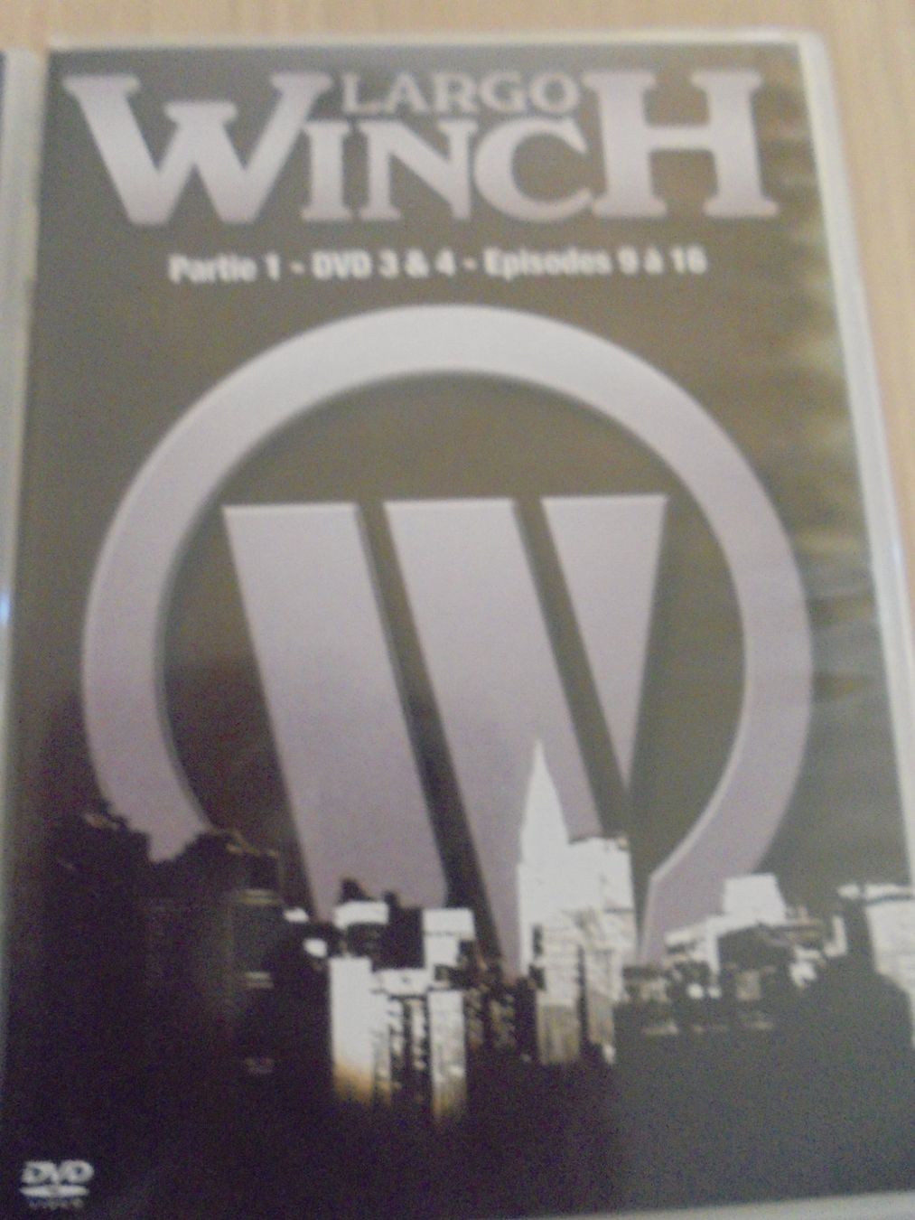 Tutti i DVDs: " Largo Winch, épisodes 1 à 28 " 7 DVD comme neufs – Usato da Crissier venduto da Promopost 2