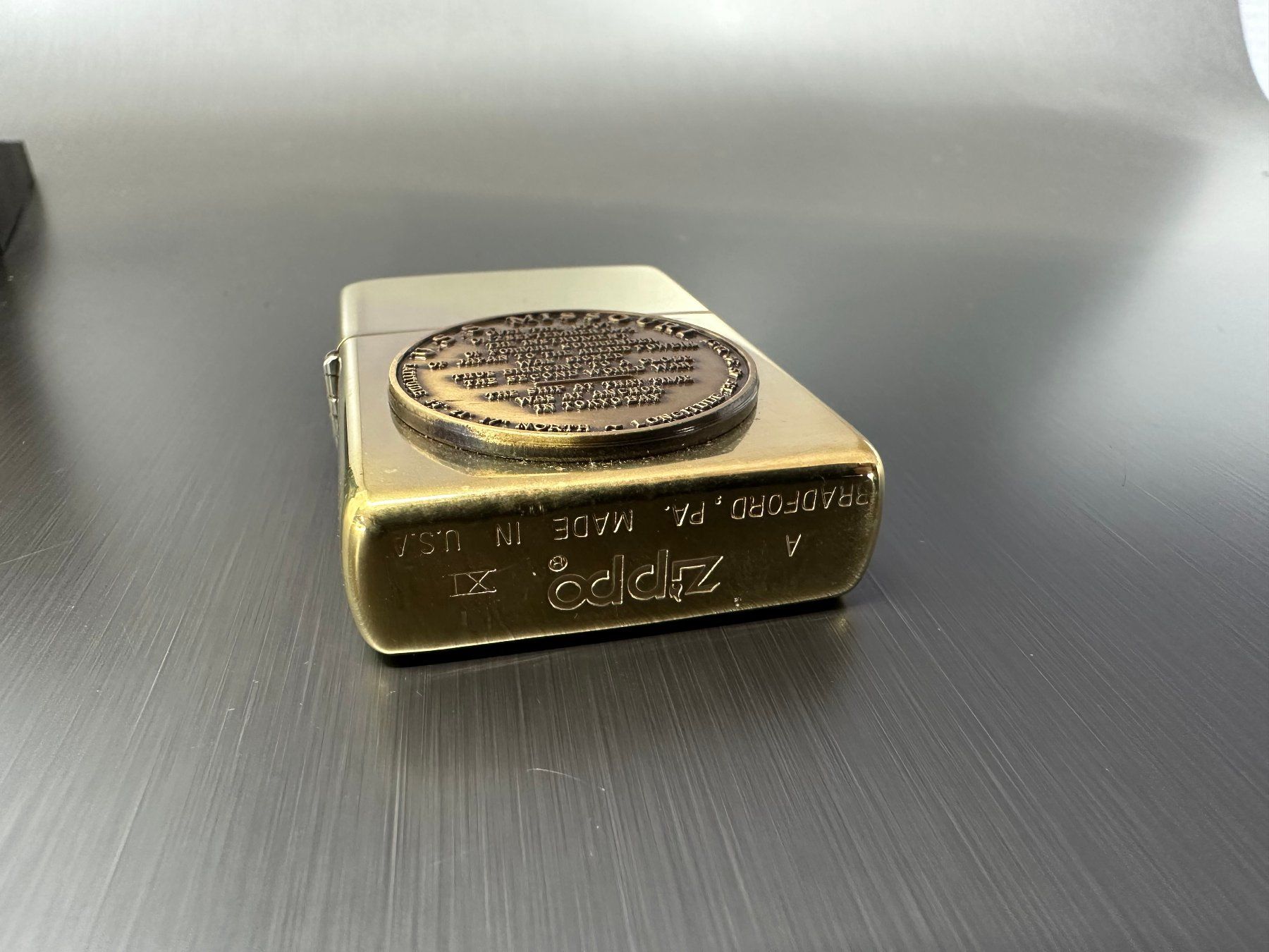 Zippo Accendini: Zippo U.S.S. Missouri, Solid Brass   Unbenutztes Feuerzeug – Usato da Arisdorf venduto da Liquidus 2