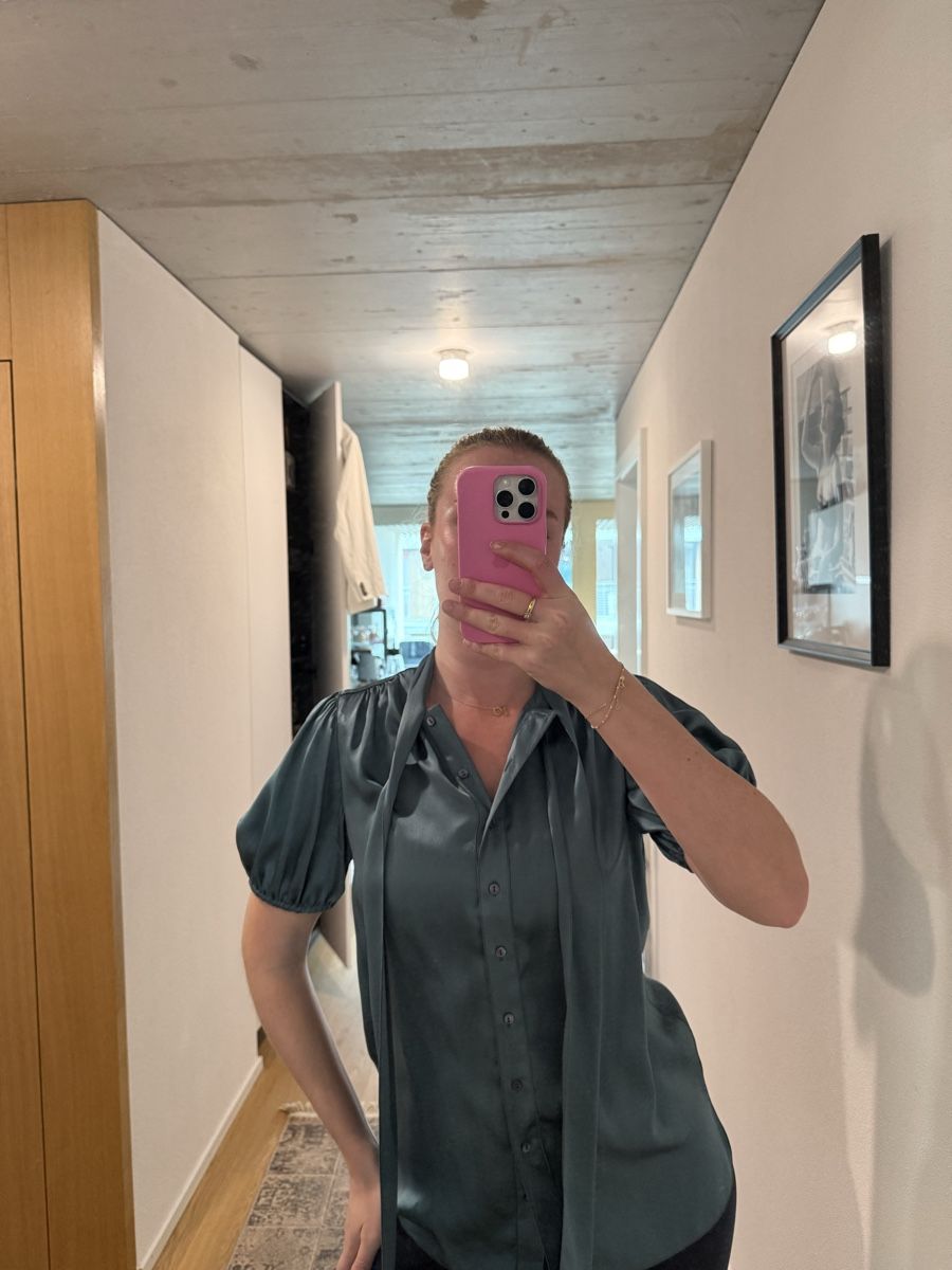 Dolce & Gabbana Camicette: Dolce & Gabbana Silk Blouse – Usato da Luzern venduto da Itsclaire