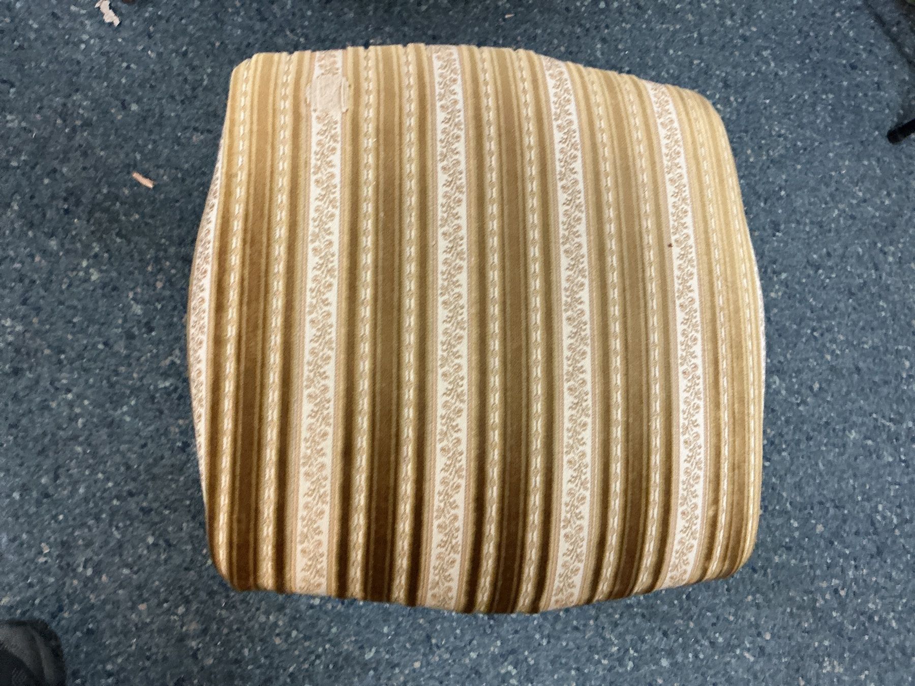 Poltrone: Stil Louis Sessel mit Fussauflage – Usato da Bern venduto da vielerart 2