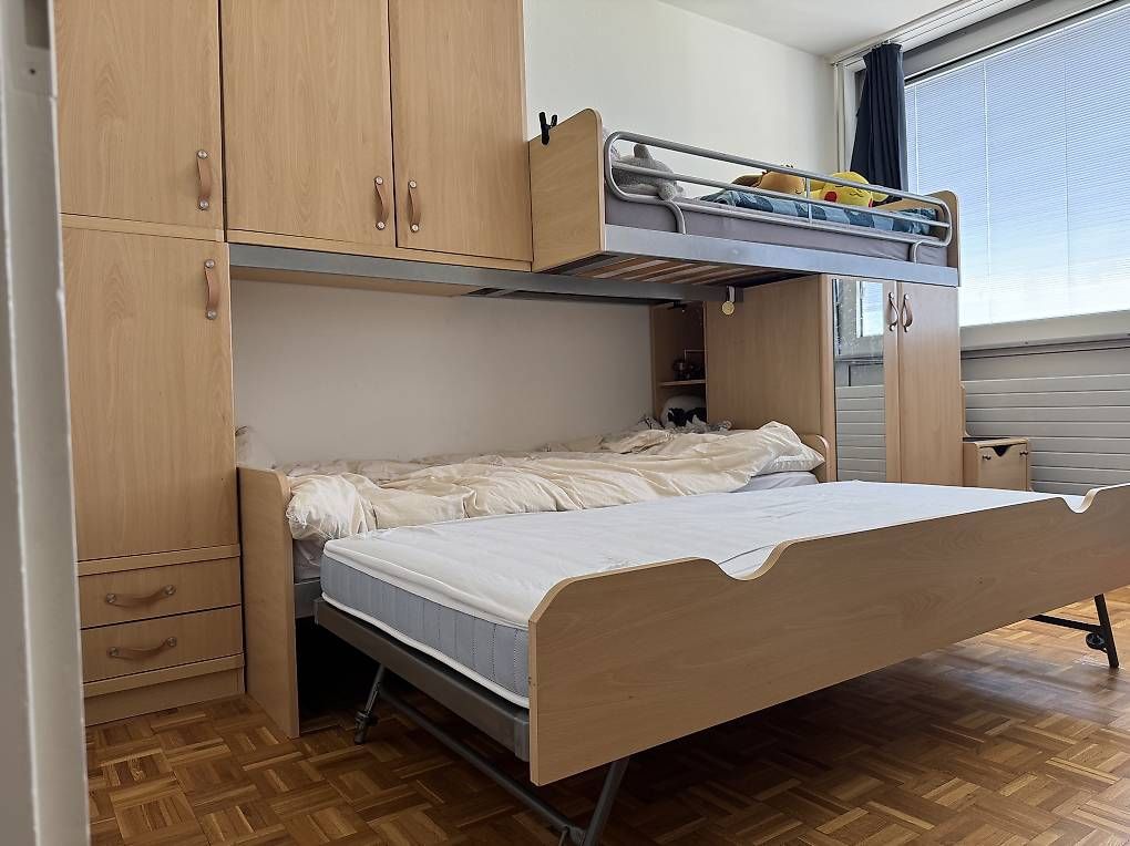 Betten: Ensemble pour chambre à coucher  – Gebraucht aus Meyrin von seb_fz9r 1