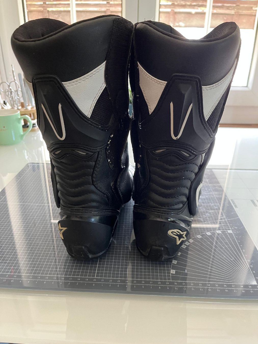 Scarpe da donna: Motorradstiefel schöner Zustand – Usato da Lamboing venduto da Pyewacket19001