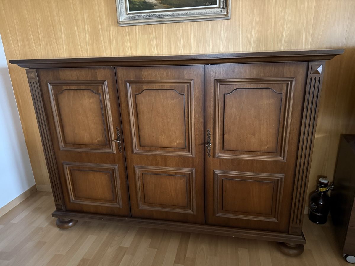 Büffets: Holzbuffet/Holzkommode – Gebraucht aus Zürich von koh_b9k5