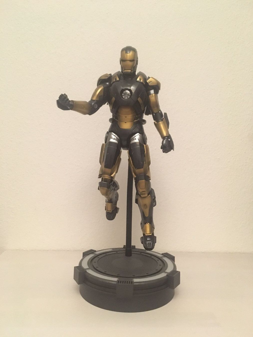 Hot Toys Figuren: Iron Man 3 Mark XX Python Hot Toy – Gebraucht aus Oberdorf SO von Radix2k