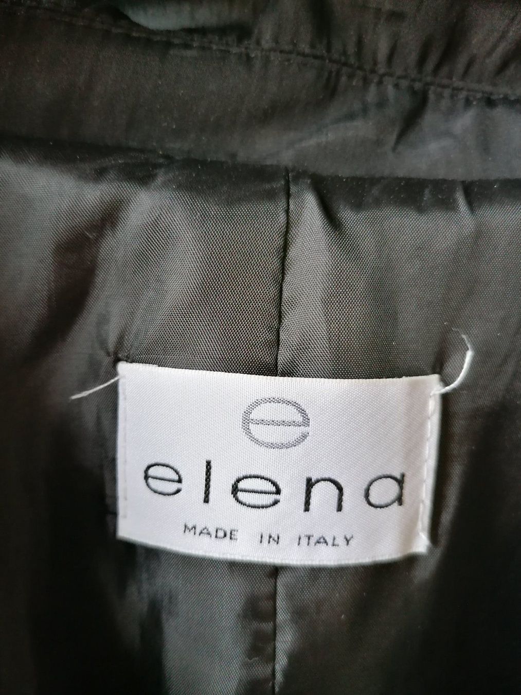 Cappotti: Kurz Mantel schwarz xxl – Usato da Bedigliora venduto da Dolcezza0 5