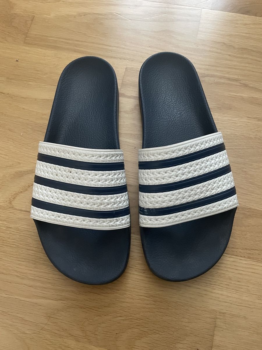 Adidas Chaussures hommes: Adiletten US 11 – D'occasion à Bern par pet_fry9