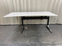 Schreibtisch manuell höhenverstellbar