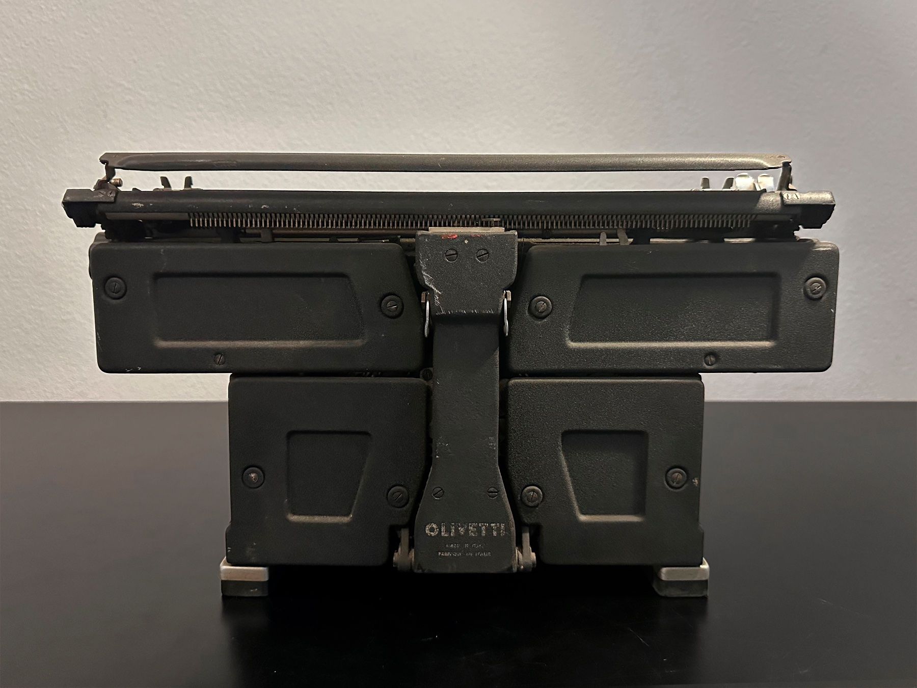 Olivetti Schreibmaschinen: Olivetti M40/3 Schreibmaschine – Gebraucht aus Zürich von Einzelheiten 2