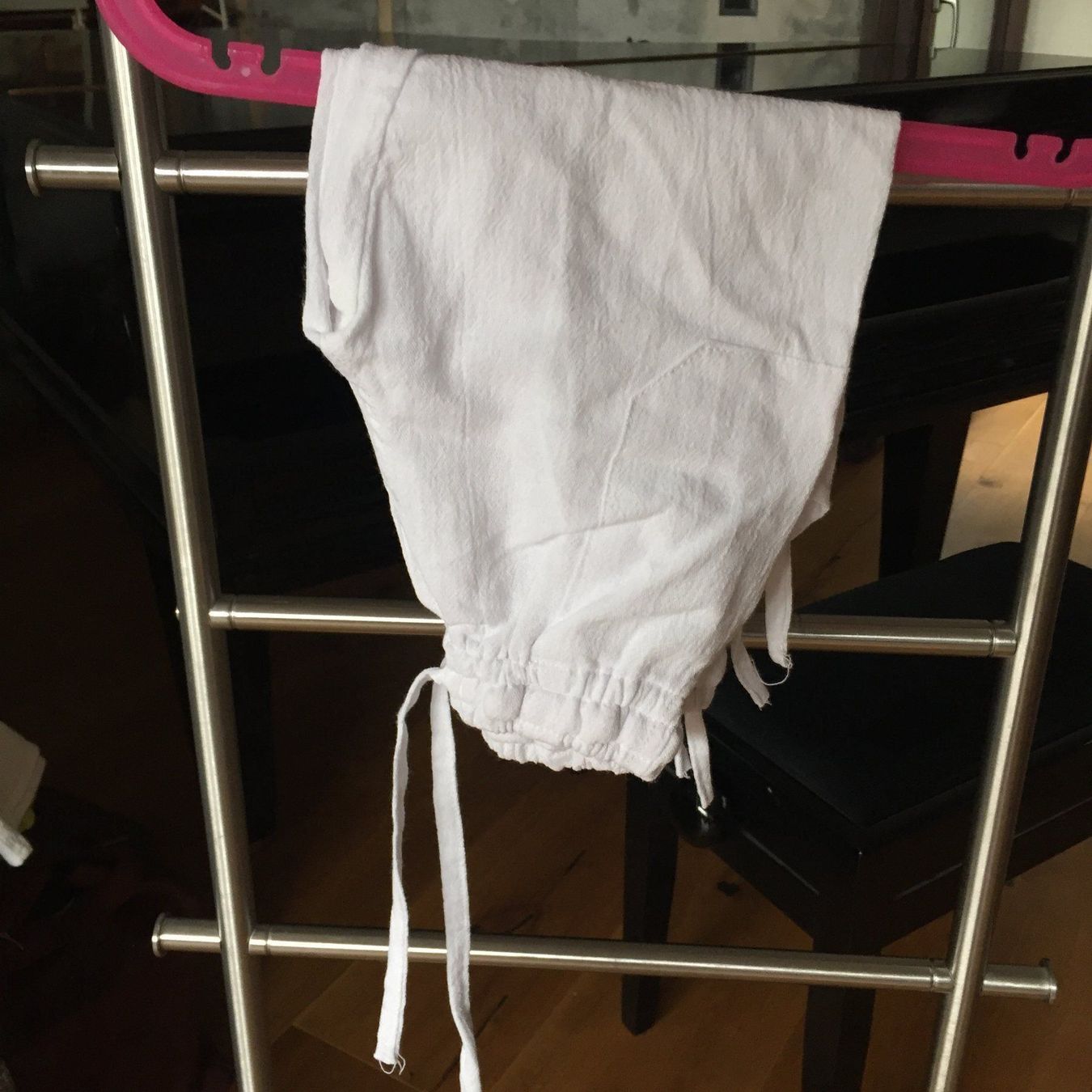 Kostüme: Hemd und Hose bestickt, bis ca.15 Monate – Neu und originalverpackt aus Gümligen von Xochitl 2