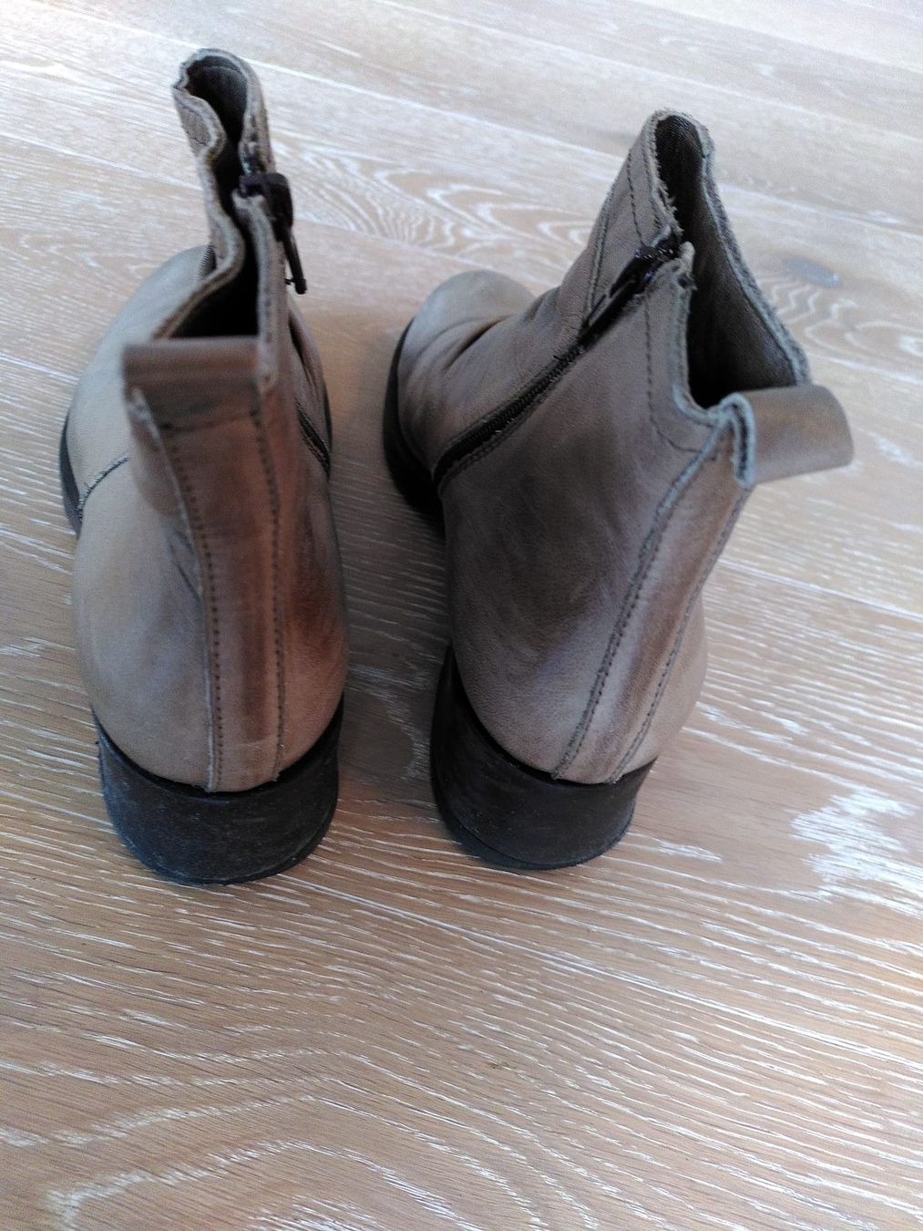 Damenschuhe: Graue Leder Stiefeletten Grösse 39 – Gebraucht aus Lugano von fab_h5r2 3