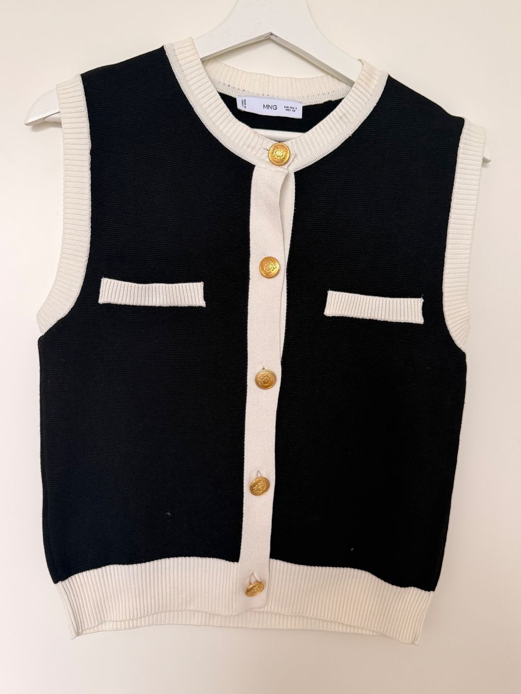 Mango Gilet & Giacche senza maniche: Mango Waistcoat Knitted Size Small – Usato da Uerikon venduto da kpr_t5k2