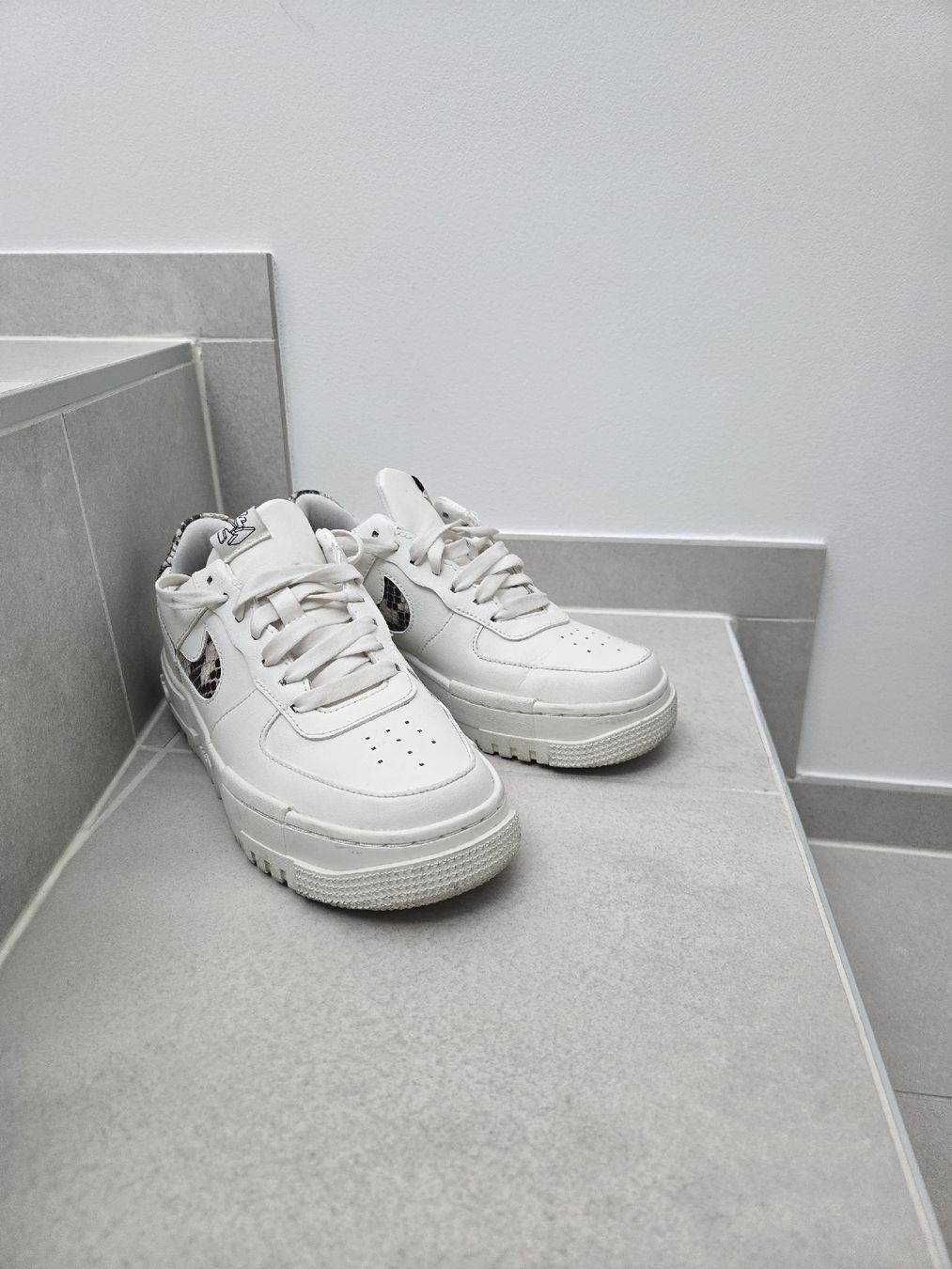 Nike Scarpe da donna: Nike Air force Pixel 36,5 – Usato da Plan les ouates venduto da deb_v989