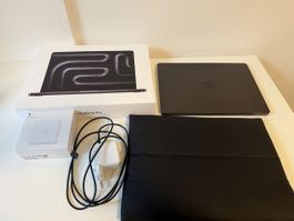 Apple MacBook Pro 14" M5, 32GB Ram, 1TB SSD