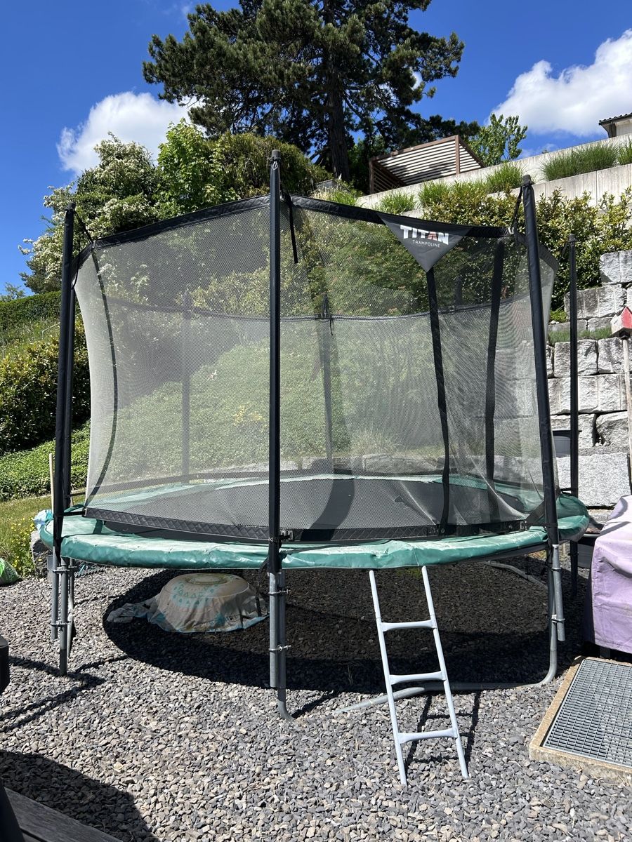 Titan Trampoline: Titan Gartentrampolin ca. 4.3m, gebraucht – Gebraucht aus Zumikon von Ssi01