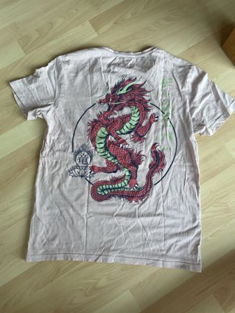 T-Shirt in S mit Drachenprint