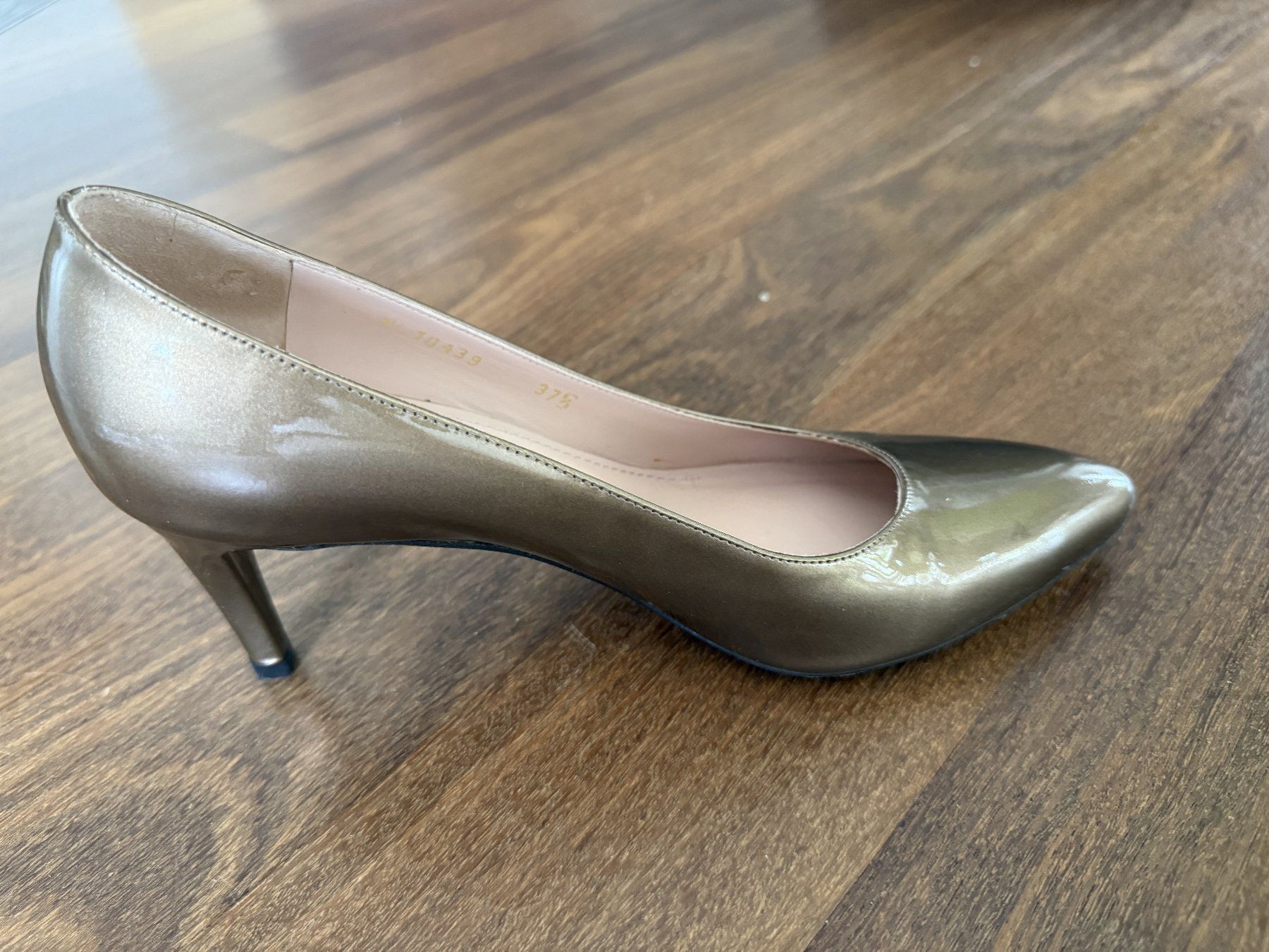 Stuart Weitzman Scarpe da donna: Stuart Weizman Pumps gold - Grösse 37,5 – Nuovo (secondo la descrizione) da Wallisellen venduto da chr_s557 6