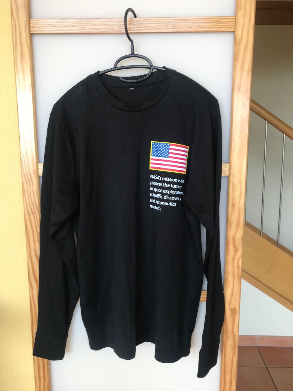 Pullover & Sweatshirts: NASA Sweatshirt  Envoi possible/Versand möglich – Gebraucht aus Belmont-sur-Lausanne von chu_vxf5