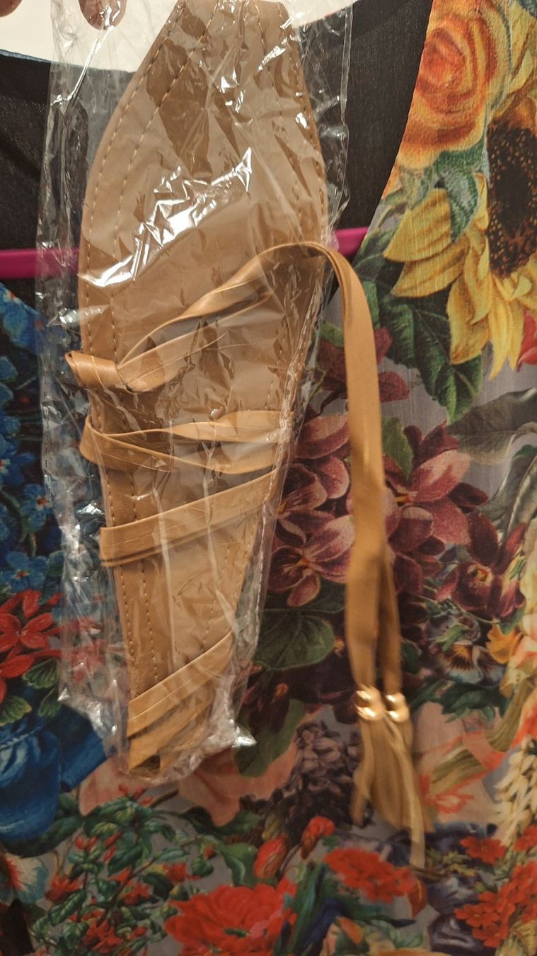 Vestiti & Gonne: 2 lang kleid  11 jahre mädchen – Usato da Schötz venduto da mar_dri 5