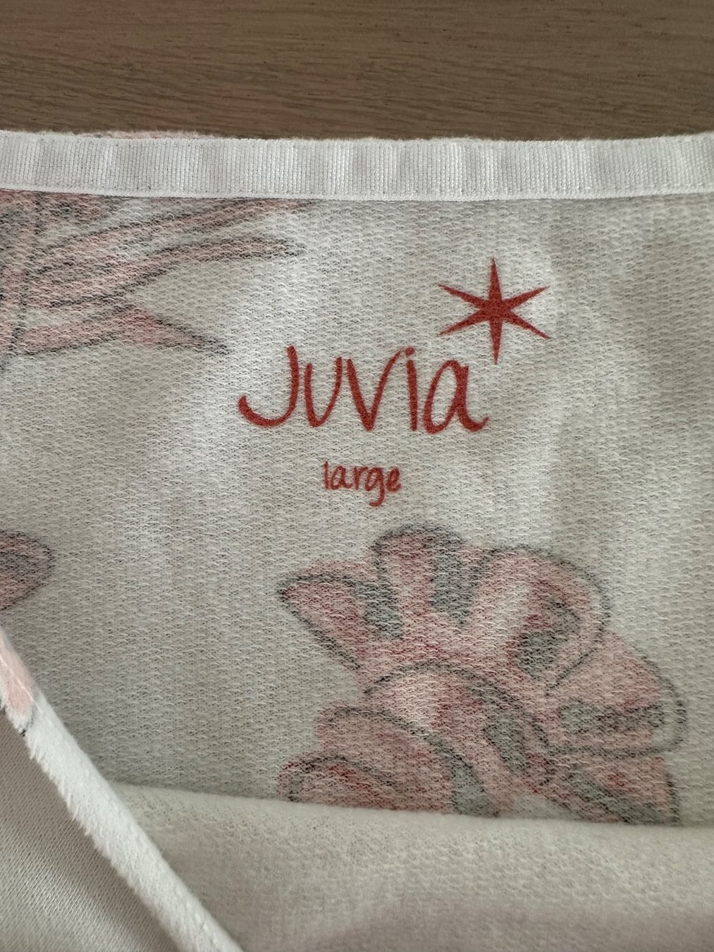 Pullover & Sweatshirts: Juvia Pulli – Gebraucht aus Zürich von Anniroc016 1