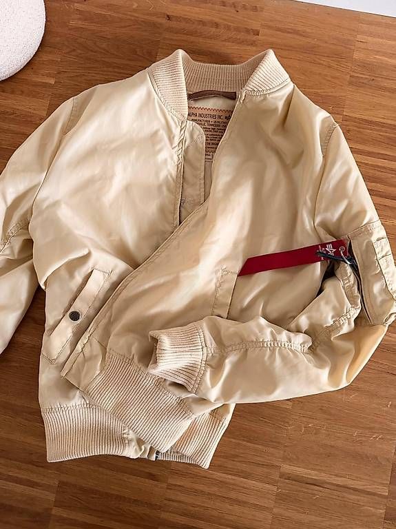 Alpha Industries Giacche: Alpha Industries Bomberjacke, Grösse S, Beige – Usato da Münchenstein venduto da Lo0 3