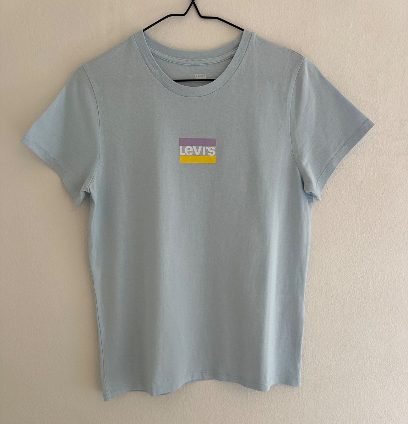 Levi's T-shirt: Levi’s T-Shirt – Usato da Zürich venduto da enl_It9y