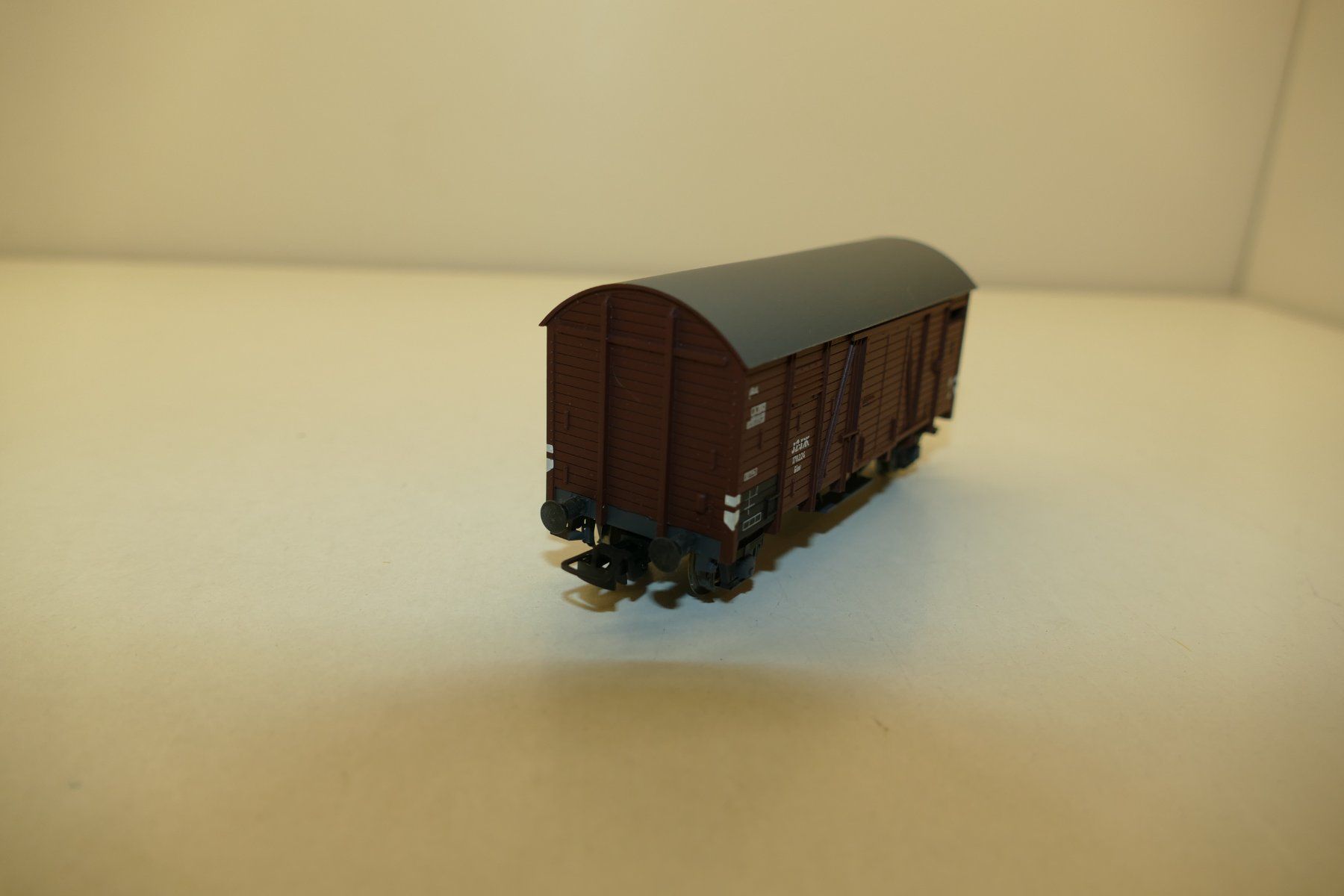 Liliput Modelleisenbahnen: Liliput H0: Gedeckter RIV Güterwagen – Neu (gemäss Beschreibung) aus Niederhasli von rail-duerst 4