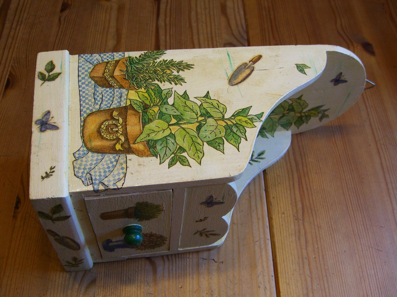 Tutte le decorazioni: Dekoratives,herziges, kl.Holzkästchen m.Schublade,Handarbeit – Usato da Winterthur venduto da Gaia 6