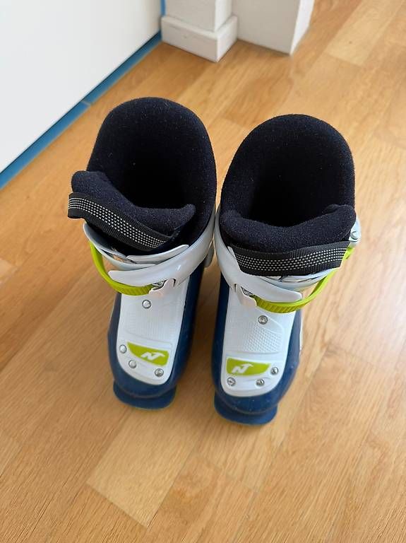 Nordica Schuhe für Jungen: Kinderskischuh von Nordica, Gr. 16.5 – Gebraucht aus Kriens von Rina456 3