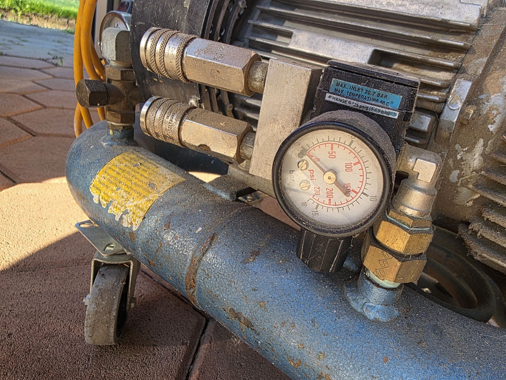 Compressori: Prematic Kompressor 1.4kW, 4l - Baustellenkompressor – Usato da Ennetbühl venduto da japtec 2