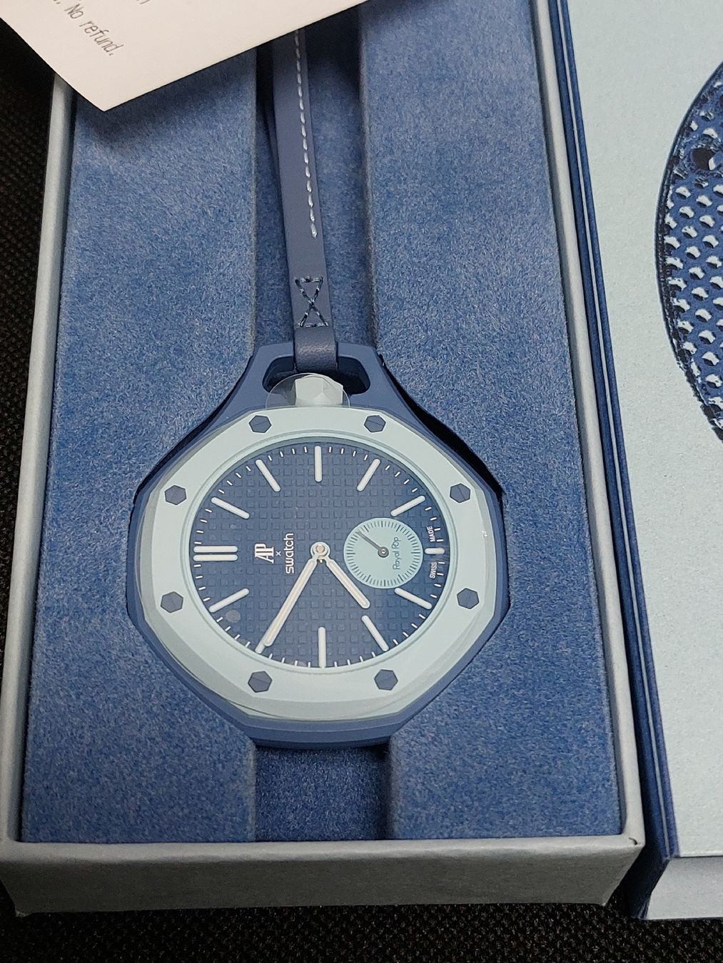 Swatch Montres: Swatch Royal Pop Lan Ba – Neuf avec emballage d'origine à Orpund par Sputn1k 1