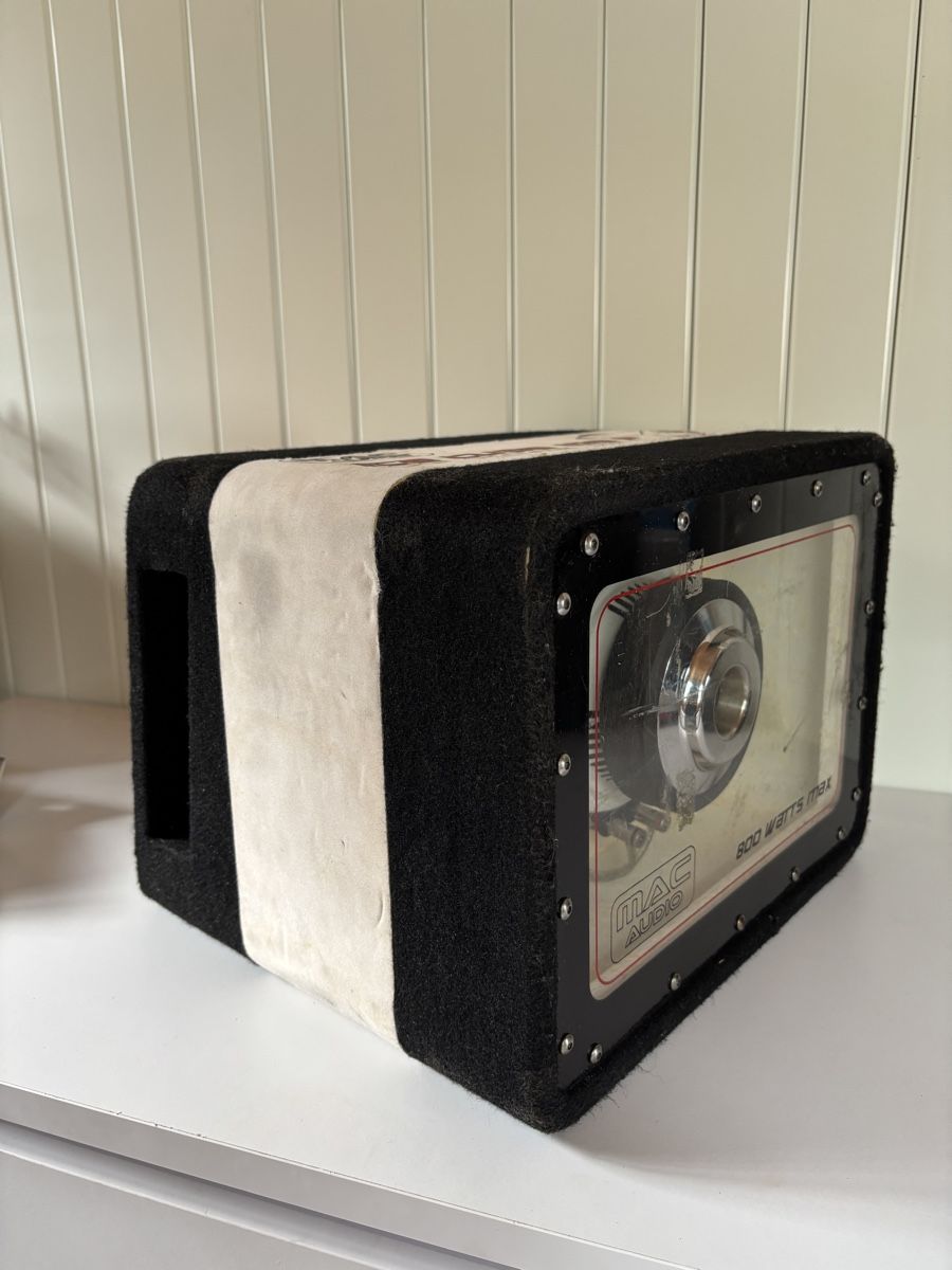 Haut-parleurs: Auto Subwoofer mit Endstufe – D'occasion à Gretzenbach par leo_nmg6 8