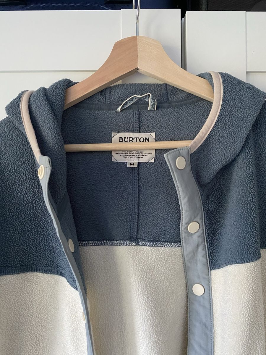 Burton Jacken: Polaire Burton bleu et crème taille M – Gebraucht aus Villars-sur-Glâne von mel_6q5w 1