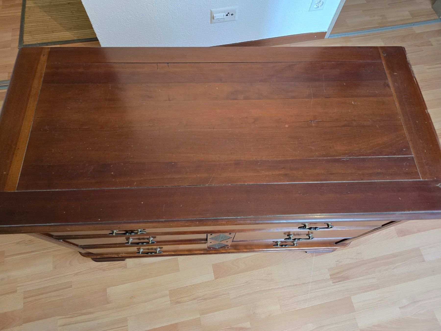 Cassettiere: Kommode braun Holz Schubladen gute Zustand – Usato da Gipf-Oberfrick venduto da Jang69 2