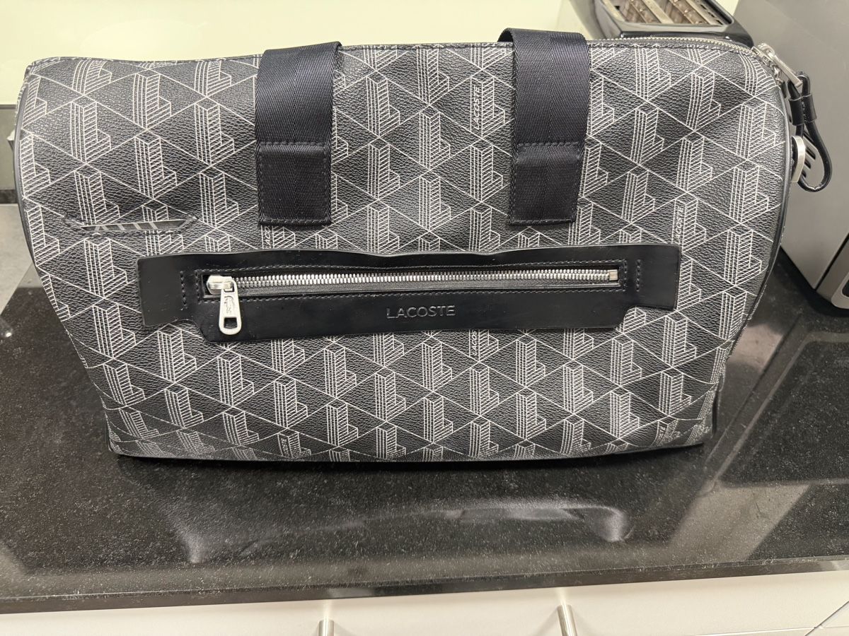 Lacoste Sacs: Lacoste Tasche – Neuf (Voir description) à Aarburg par Tenzin.B