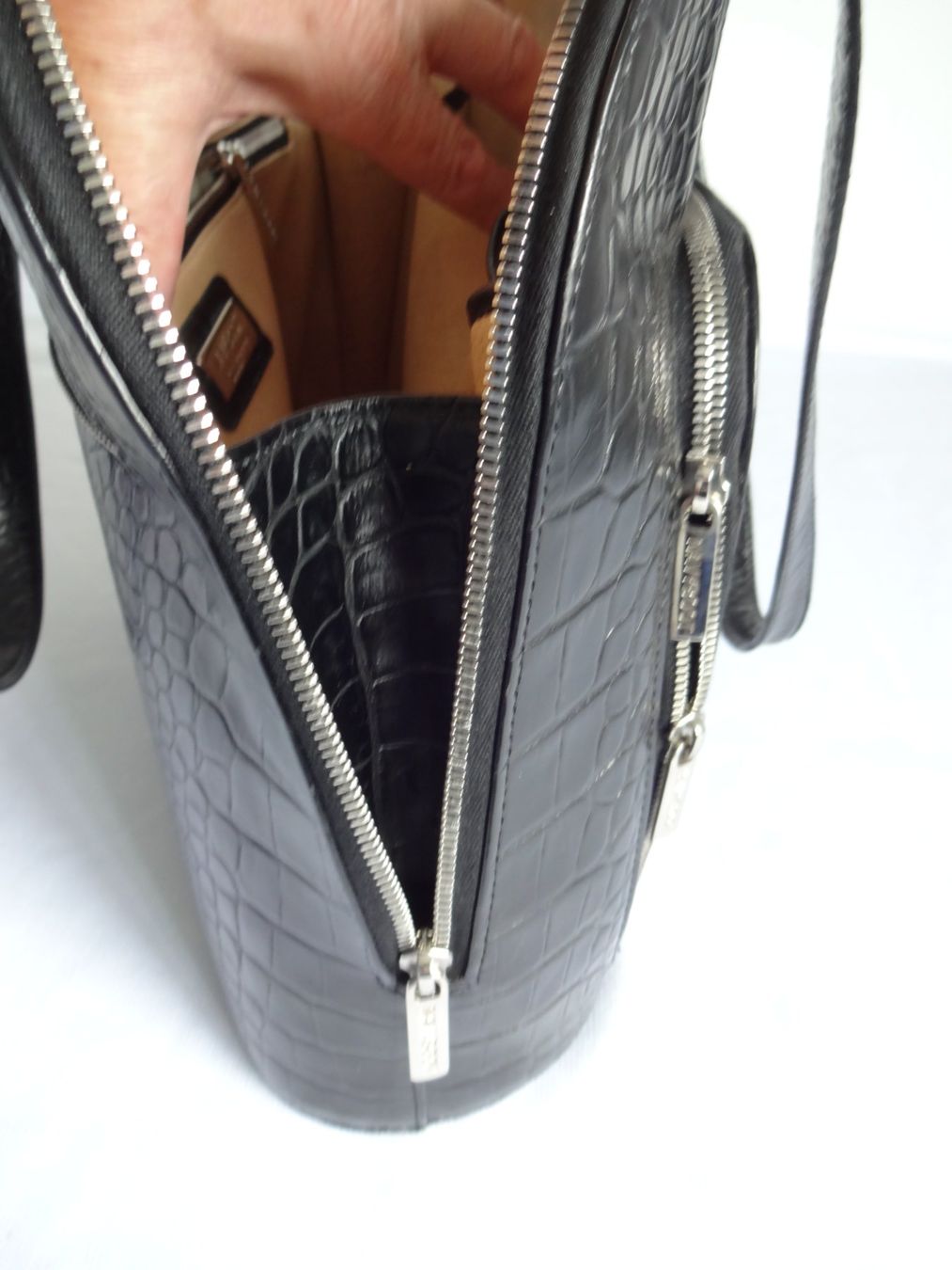 Navyboot Borse da donna: ** NAVYBOOT** Echt Lackleder Tasche – Usato da Frauenfeld venduto da rey06 5