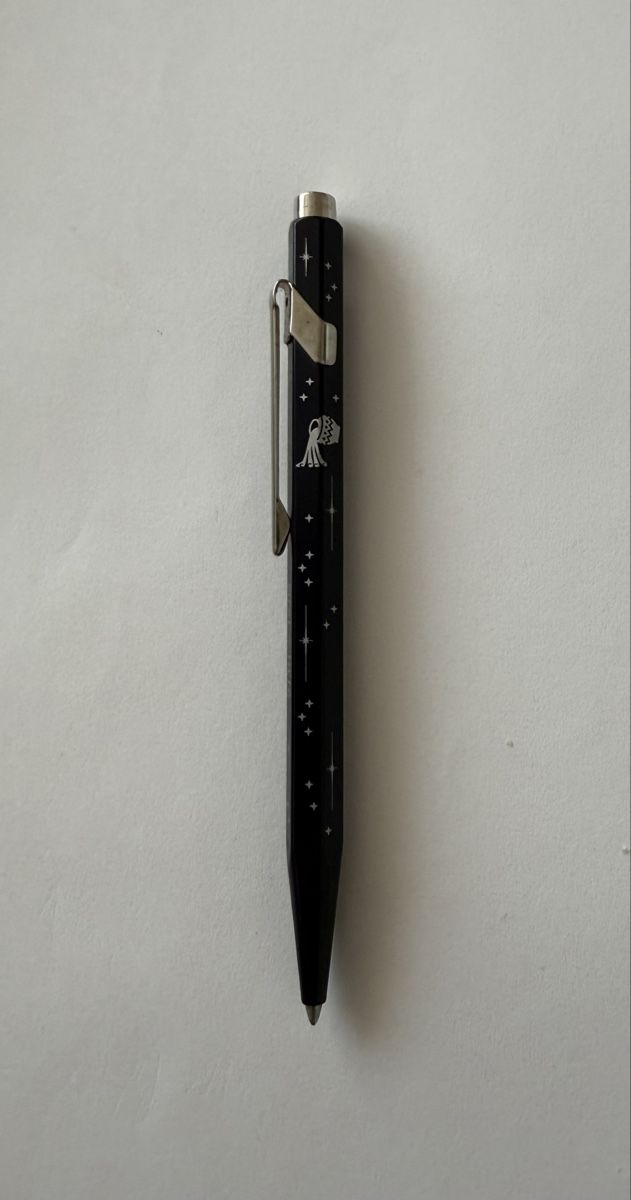 Caran D'Ache Stifte & Marker: Caran d’ache 849 Black Code Kugelschreiber mit Box – Gebraucht aus Oetwil an der Limmat von TOP15 2