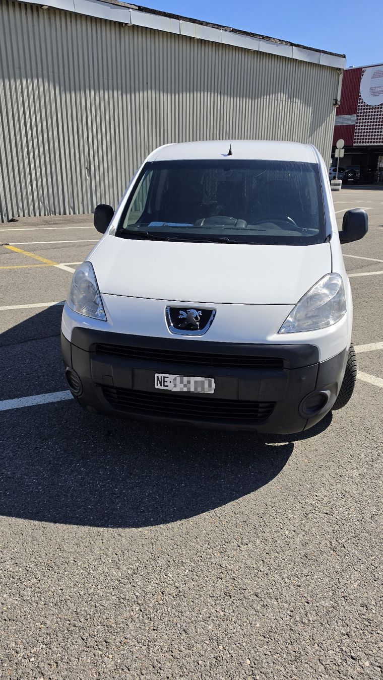 Peugeot Automobili: Peugeot Partner HDI Fourgon long, année 2011 – Usato da La Chaux-de-Fonds venduto da vil_7v6g 1