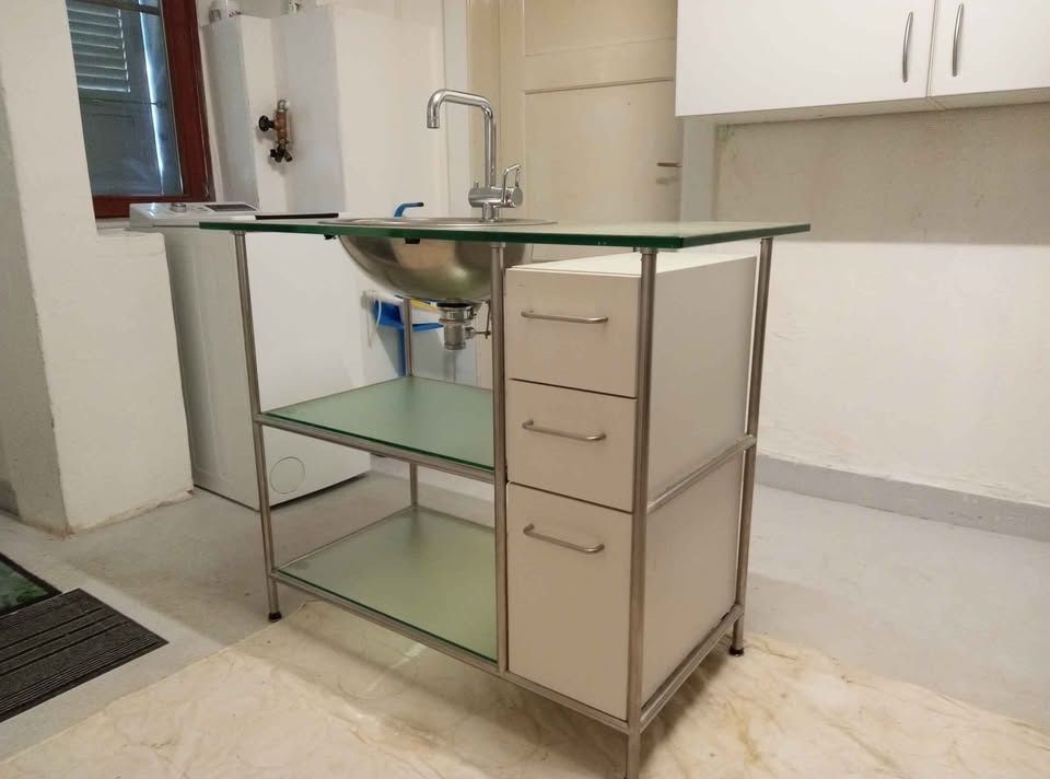 Ikea Mobili per bagno: Meuble sanitaire – Usato da Bienne venduto da Daniel_Schader 3